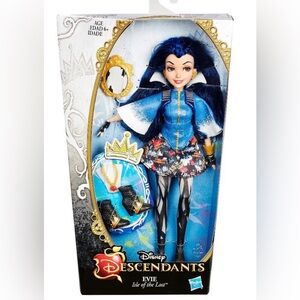 Descendants Evie Isle of the Lost Doll